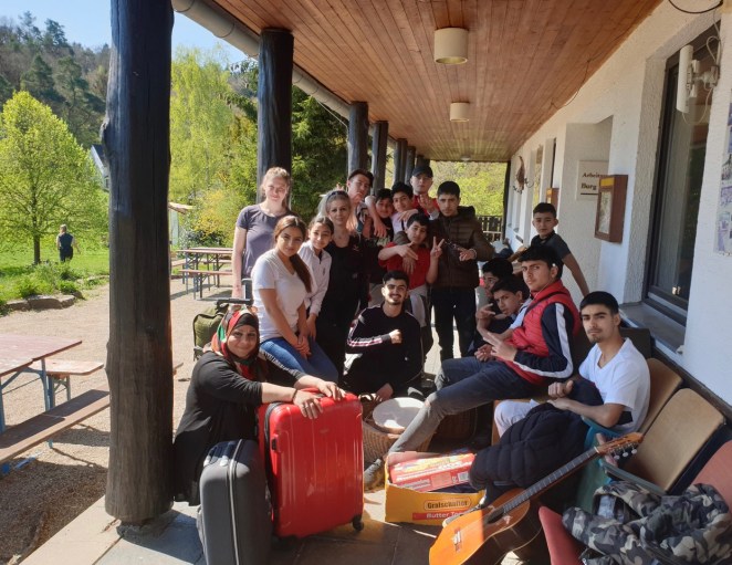 ٢٠١٩٠٤٢٠_١٢٠٩٢١ 2